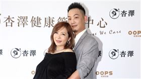 Makiyo身懷六甲和老公出席健康管理活動。（記者邱榮吉/攝影）