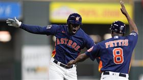 ▲艾瓦瑞茲（Yordan Alvarez）敲出逆轉3分砲。（圖／美聯社／達志影像）