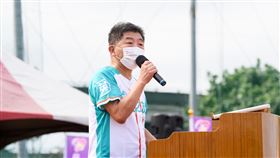 民進黨台北市長候選人陳時中出席「2022小英盃慢速壘球錦標賽」開幕儀式。（圖／陳時中競辦提供)