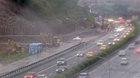 國一南下五堵-汐止全線開放，早上7點車流大致順暢。（圖／翻攝自國道1968即時路況）