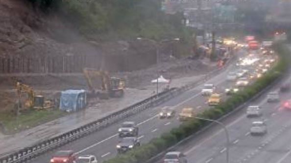 國1南下五堵-汐止今全線開放　匝道續搶修