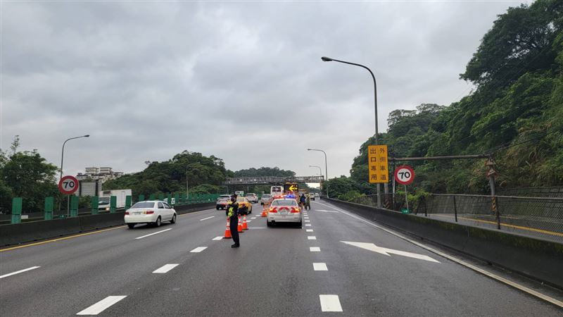 國1汐止剛通行紫爆　國道警：勿慢速拍照