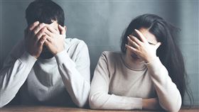 國際戀愛交友App《SweetRing》調查後發現，有85%以上台人都贊同，其中男生最受不了「女生太笨」是在搞不懂狀況、解釋後還是聽不懂的時候；而女生認為「男生太白目」則往往出自於男生講話不經大腦、不夠細心。