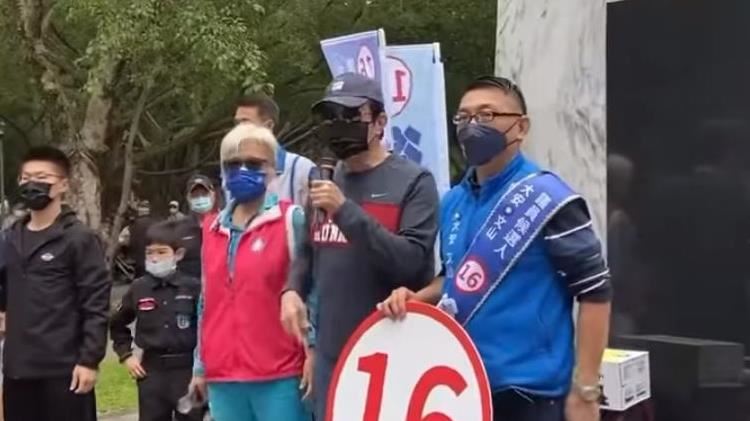 尬！幫遭開除黨籍徐正文站台　馬英九致歉