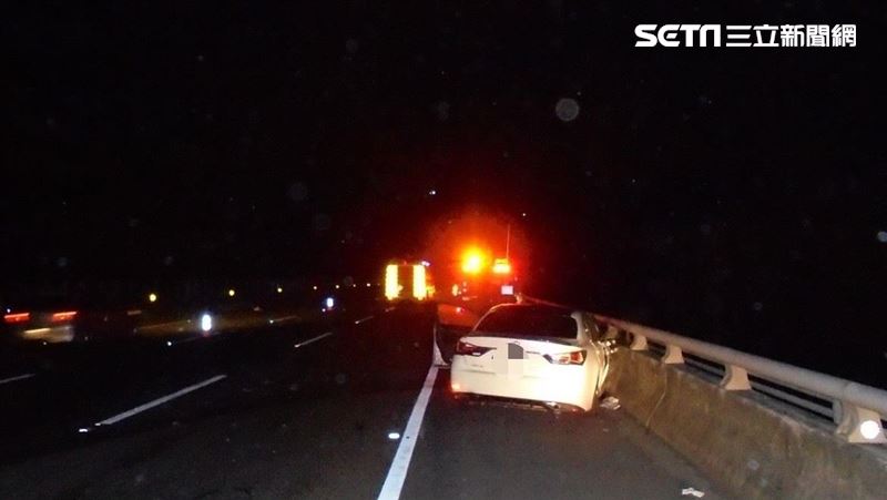 國道三號「內臟掉滿地」　4連撞3人送醫