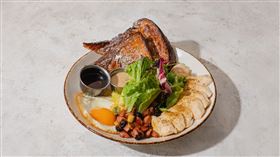 招牌橙香丹麥早午餐系列,貳樓餐飲集團提供