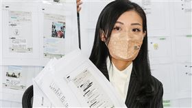 高虹安出示截圖照片  澄清李忠庭非人頭助理台灣民眾黨新竹市長參選人高虹安（圖）遭質疑詐領助理費，她7日舉行記者會，秀出3、400張截圖和多張照片，證明前助理李忠庭曾在團隊工作，絕非外界指涉的人頭助理。中央社記者鄭清元攝  111年11月7日