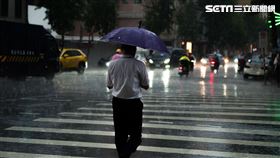 下雨(記者陳弋攝影)