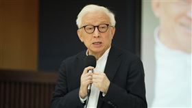 民進黨台北市長候選人陳時中今(7)日出席曹興誠董事長「為阿中部長說幾句公道話」記者會。（圖／陳時中競辧提供）