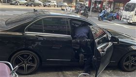 原PO表示開C300，結果遭到攔查3次。（圖／翻攝自《爆怨公社》）