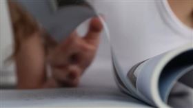 去北京後決定來台灣！俄羅斯正妹學中文　讀「這1本書」嚇壞台灣人（圖／翻攝自不要鬧工作室YouTube）