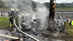 火燒車,慘死,自撞電桿,宜蘭,翻攝畫面