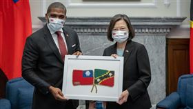 聖克里斯多福及尼維斯聯邦大使呈遞到任國書暨雙邊會晤。（圖／總統府提供）