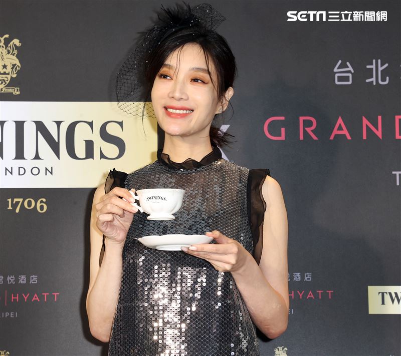 蔡淑臻出席TWININGS唐寧茶的英國皇室風格馬會午茶宴。（記者邱榮吉/攝影）