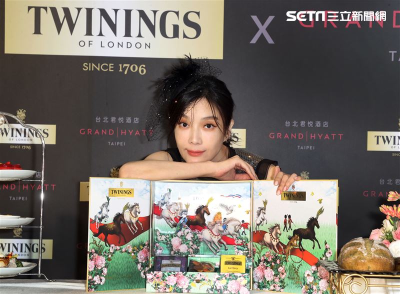 蔡淑臻出席TWININGS唐寧茶的英國皇室風格馬會午茶宴。（記者邱榮吉/攝影）
