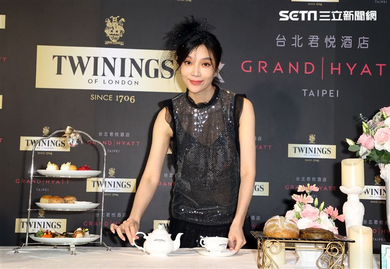 蔡淑臻出席TWININGS唐寧茶的英國皇室風格馬會午茶宴。（記者邱榮吉/攝影）