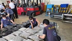 保三總隊查獲史上最大宗大麻花，總計7億元毒品。（圖／記者李依璇翻攝）