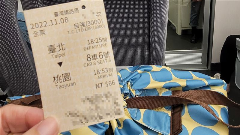 母帶孩搭火車「強佔座位」死不還　網撻伐