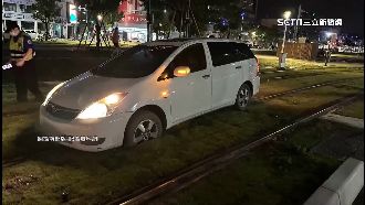 高雄輕軌又有車誤闖！列車一度停駛26分鐘
