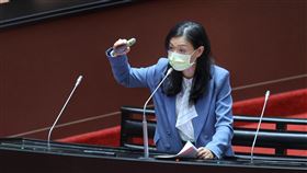 高虹安現身立院議場台灣民眾黨新竹市長參選人、立委高虹安（圖）遭檢舉涉詐領立法院助理費，8日上午現身立法院議場進行質詢，關切少子化等議題。中央社記者王飛華攝  111年11月8日