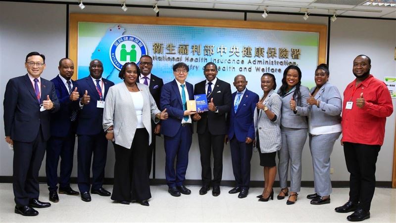聖克里斯多福總理　今赴健保署取經