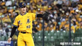 ▲台灣大賽第4戰，中信兄弟先發投手吳哲源。（圖／記者劉彥池攝影）