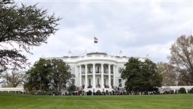 打包機密回家惹議  川普困獸欄怎拚2024美國前總統川普有意再拚大位，共和黨及他背書候選人在8日期中選舉表現如何，將決定深陷調查泥沼的川普是否有機會再次披上戰袍。圖為白宮外觀。中央社記者徐薇婷華盛頓攝  111年11月5日