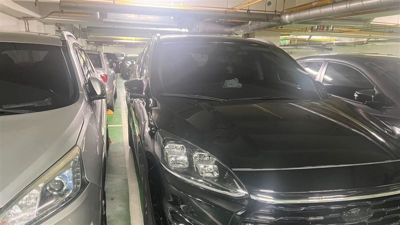 她牽車見一幕怒咒車主　網傻眼：錯在哪？