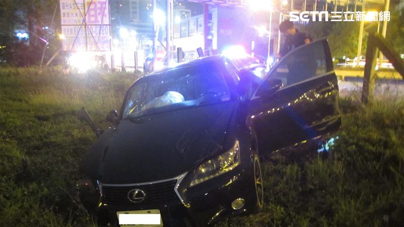 台中男開車突心肌梗塞　撞機車衝路邊昏迷