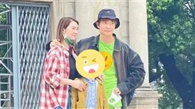 ▲洪欣和張丹峰帶女兒去澳門玩，卻意外惹網友怒火。（圖／翻攝自 微博）