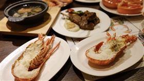 Klook宣布，自明（11）日上午11點開始將推出遊樂園、人氣餐券買一送一好康優惠。（圖／Klook提供）