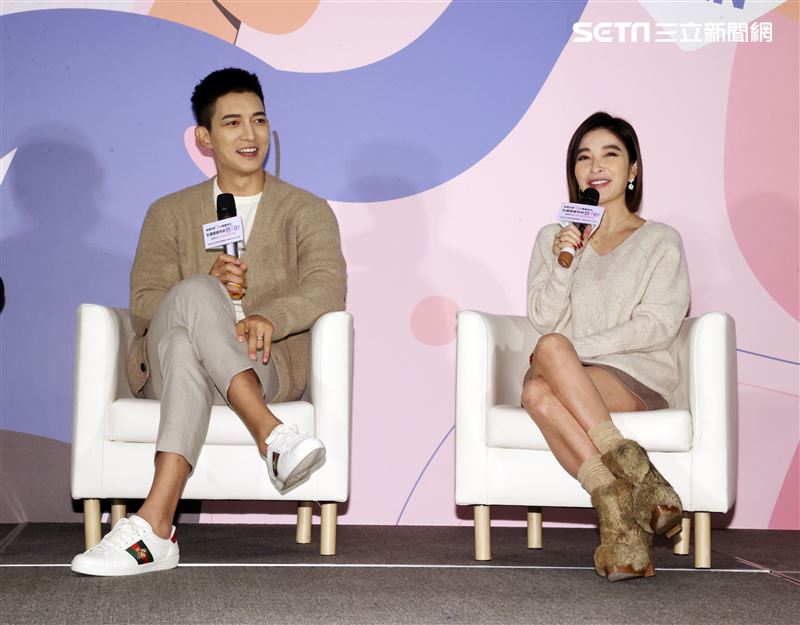 王家梁、許維恩出席性愛記者會。（記者邱榮吉/攝影）