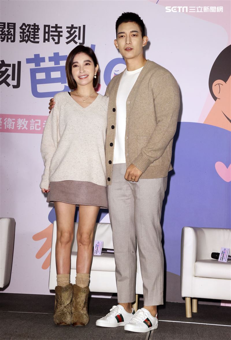 王家梁、許維恩出席性愛記者會。（記者邱榮吉/攝影）