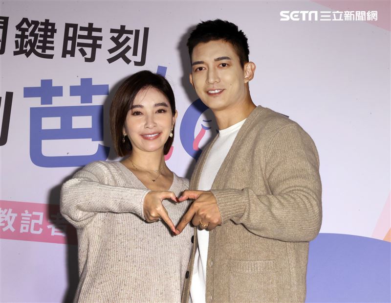 王家梁、許維恩出席性愛記者會。（記者邱榮吉/攝影）