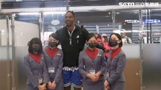 魔獸霍華德抵台　中文高喊「我愛你台灣」