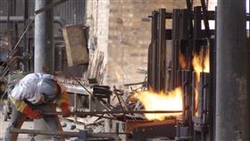 熔爐 https://www.flickr.com/photos/ottomatona/126071622/in/photolist-c99GE-2gjWeJE-KDRMbD-2j7Uyv1-8UoGJV-HgWPP-6ZL58d-icqr-96zL89-96wHPa-6nj3bT-6pMn7U-8LcDqv-2mBDN1L-7K6YjJ-6ZL1Kq-6nj2MB-icpN-6nj2qB-ico