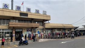 台南,台鐵,永康,保安,雙11,紀念車票,限量,求婚,排隊(記者王宣晴攝影）