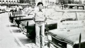 翻攝自侯友宜ig、臉書、天下文化提供