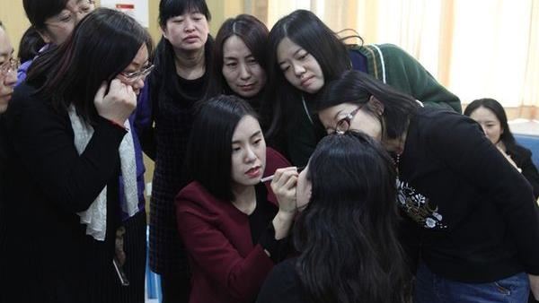 「啊啊不行了」女師網課忘關麥呻吟音檔曝