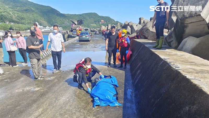 新北貢寮驚見男浮屍！全身腐爛著防寒衣