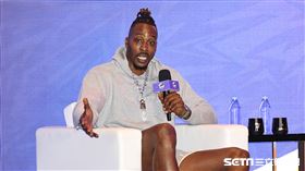 ▲「魔獸」霍華德在加盟記者會和主持人吳大維對談。（圖／記者劉彥池攝影）