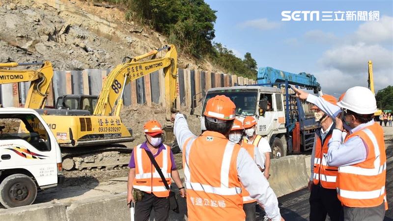 國1「汐止交流道」明天上午6時恢復通車！