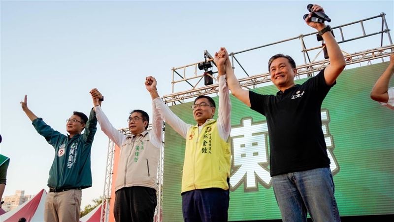 歌王歌后說唱！2000鄉親挺陳金鐘、陳皇宇