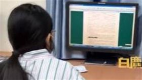 ▲醫學系學生住院被認出身分，竟被要求自己幫自己寫病歷。（圖／翻攝自微博）