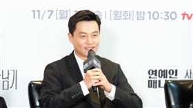 《明星經紀人生存記》李瑞鎮飾演「梅索德娛樂」總理事「麻台旿」。（圖／Netflix提供）