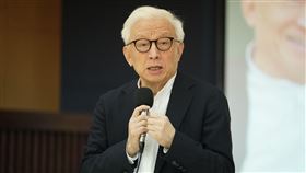 民進黨台北市長候選人陳時中今(7)日出席曹興誠董事長「為阿中部長說幾句公道話」記者會。（圖／陳時中競辧提供）