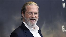 傑夫布里吉先前罹癌又染疫險喪命。（圖／美聯社／達志影像）