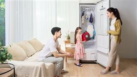 依據香港大學研究，病毒在衣物等無機物上存留的時間最長可達２天，因此一回家立刻幫衣物殺菌清潔，如同回到家要洗手一樣重要