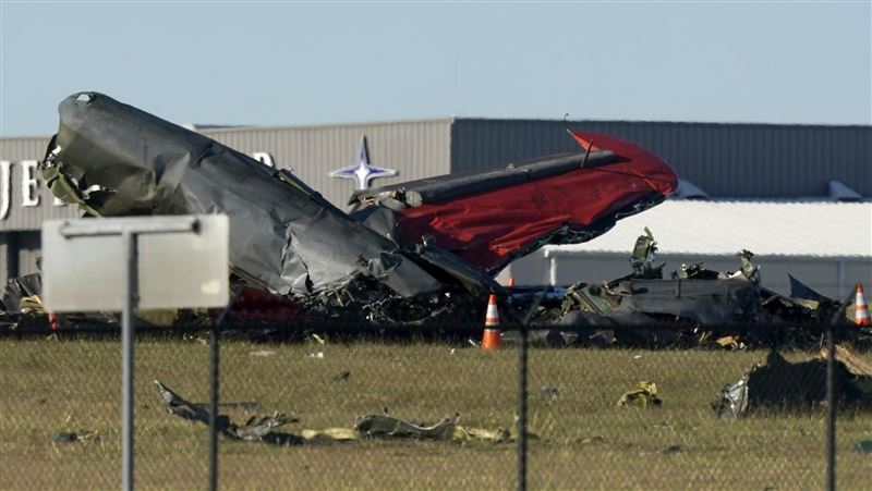 2架「二戰老爺機」空中相撞墜地　6人喪命