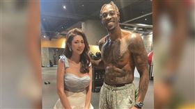 Jessie Lee跟魔獸霍華德（DwightHoward）合照